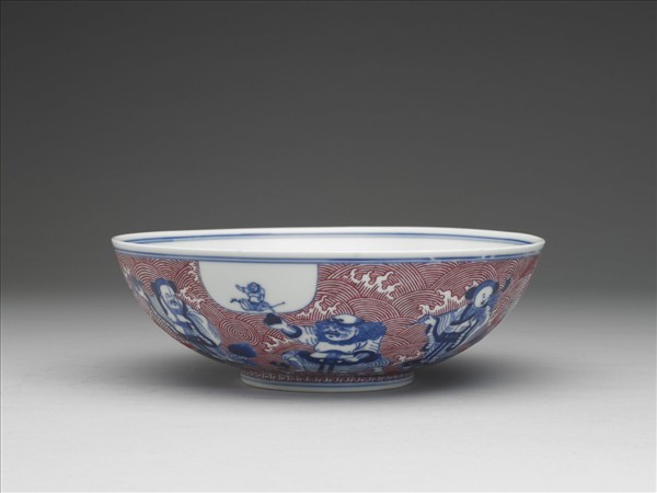 青花描紅八仙碗