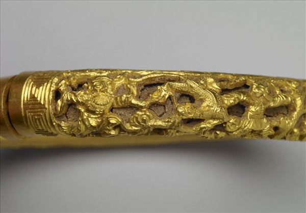 金雕人物填茄楠木香料鐲