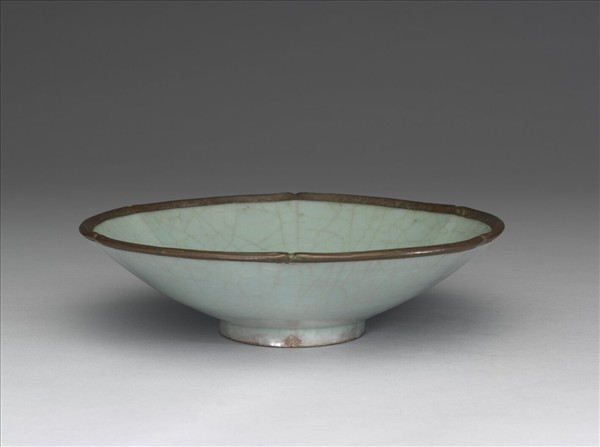 官窯 青瓷葵口碗