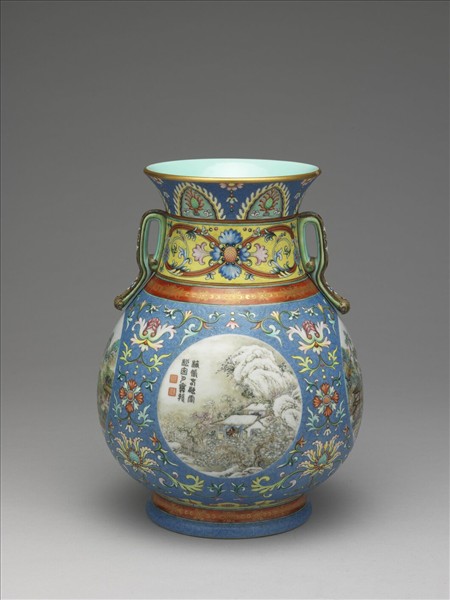 洋彩開光山水圖雙耳轉頸瓶