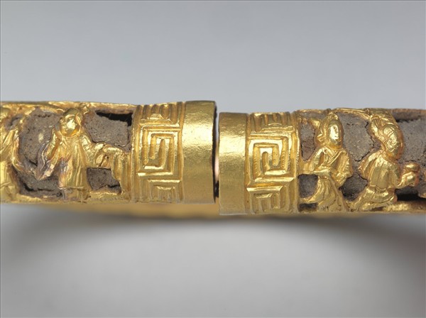 金雕人物填茄楠木香料鐲