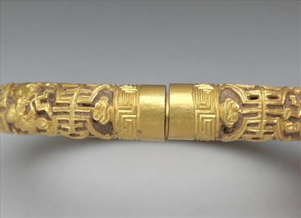 金雕福壽紋填茄楠木香料鐲