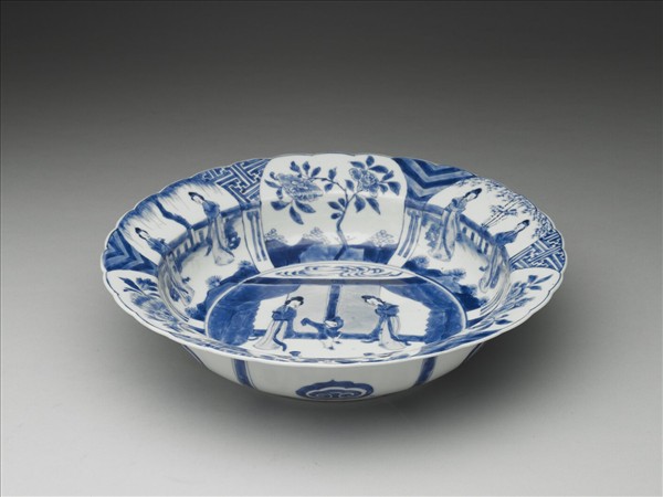 青花仕女圖花瓣口洗