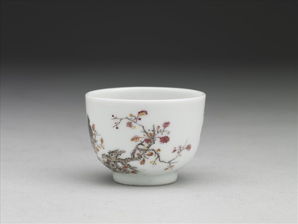 琺瑯彩鴝鵒秋光圖杯