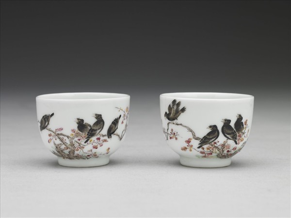 琺瑯彩鴝鵒秋光圖杯