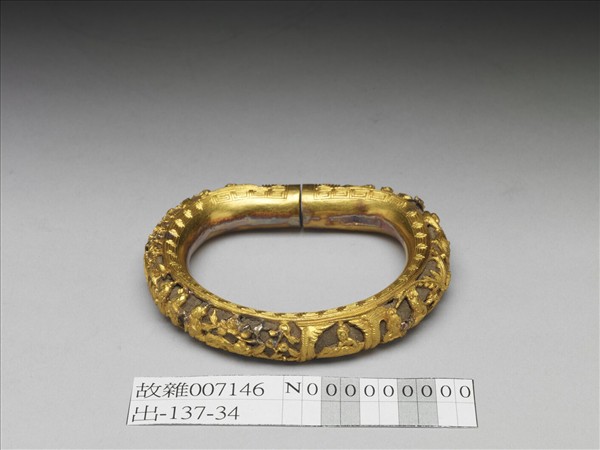 金雕人物填茄楠木香料鐲