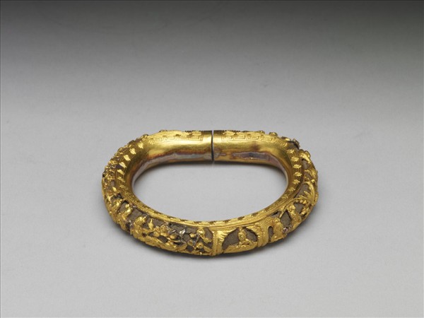 金雕人物填茄楠木香料鐲