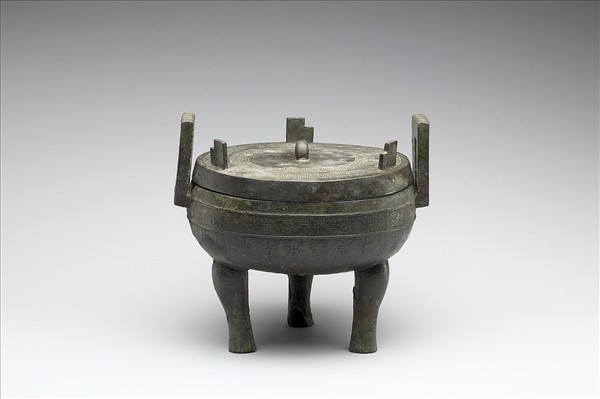 蟠虺紋鼎