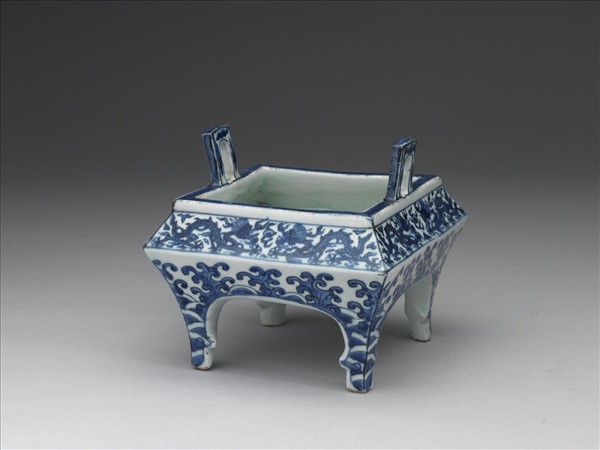 青花雲龍八卦紋方爐
