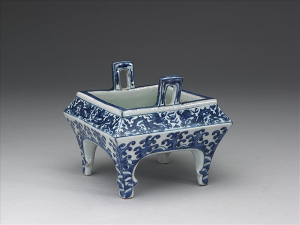 青花雲龍八卦紋方爐