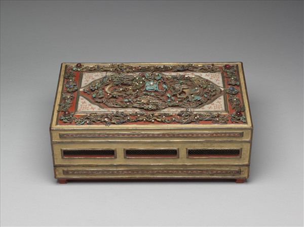 點翠嵌寶石纍絲龍鳳漆盒