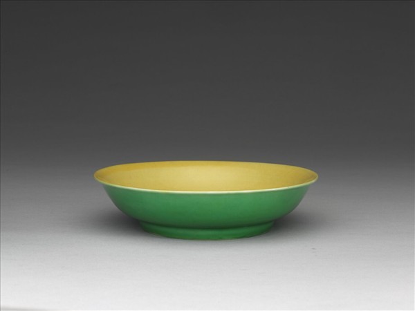 綠釉黃裏碟