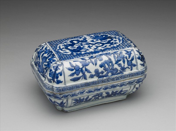 青花花果龍紋長方盒