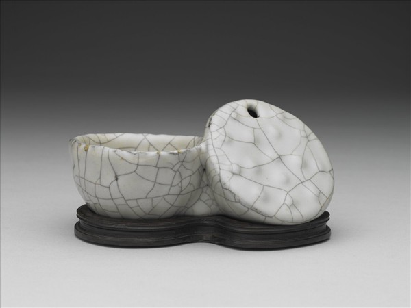 哥釉雙蓮房水注