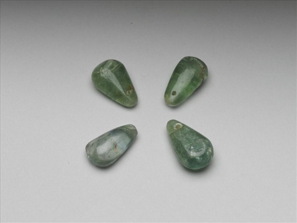 綠色寶石墜飾（四塊）