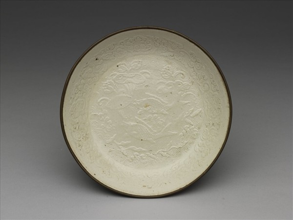 定窯 白瓷印花蓮塘雙魚紋盤