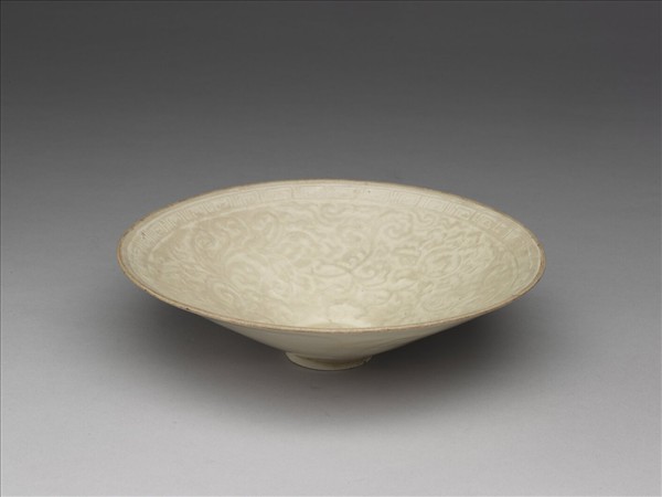 定窯 白瓷印花花卉紋碗