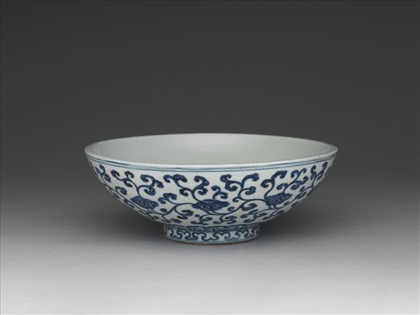 青花靈芝紋大碗