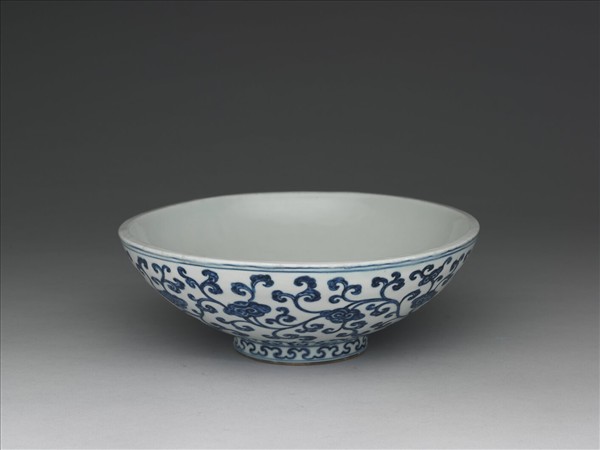 青花靈芝紋大碗