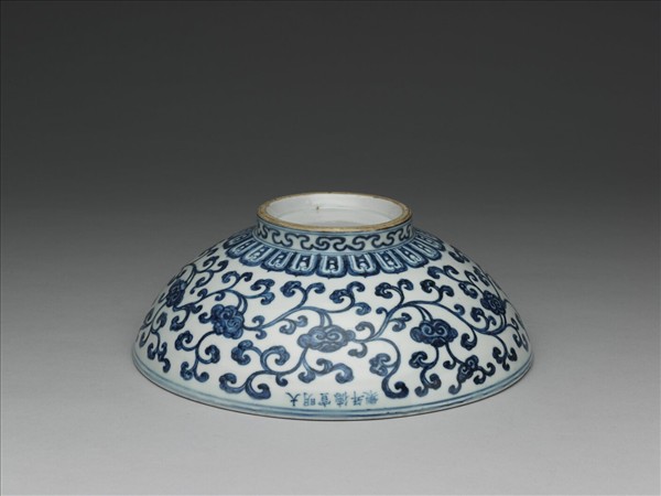 青花靈芝紋大碗