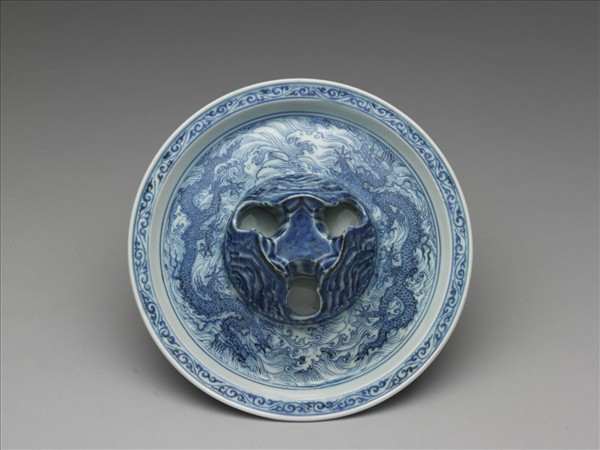 青花波濤龍紋爵托盤
