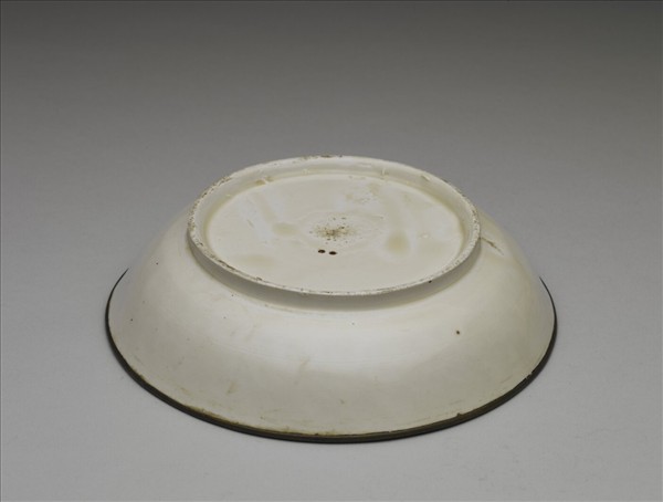 定窯 白瓷印花雙螭紋盤