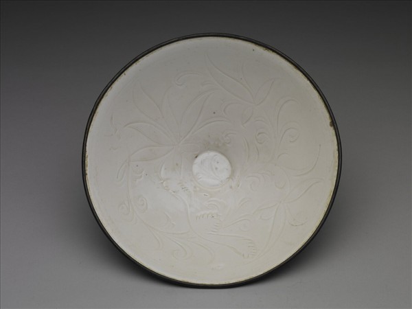 定窯 白瓷劃花蓮花紋碗