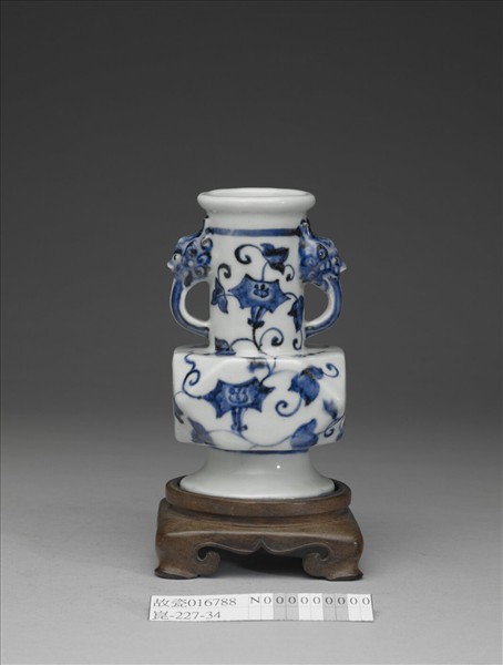 青花牽牛花卉紋折方瓶