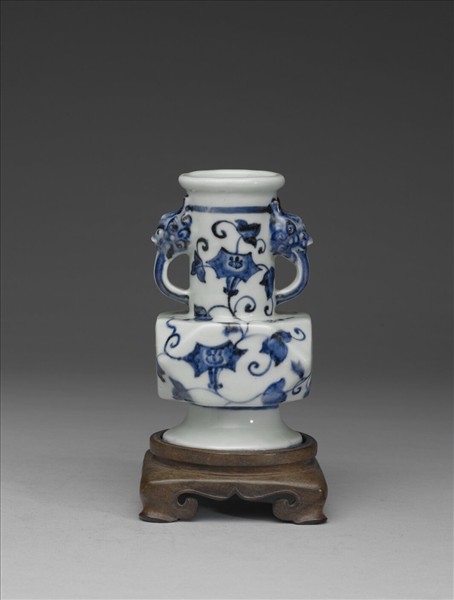 青花牽牛花卉紋折方瓶