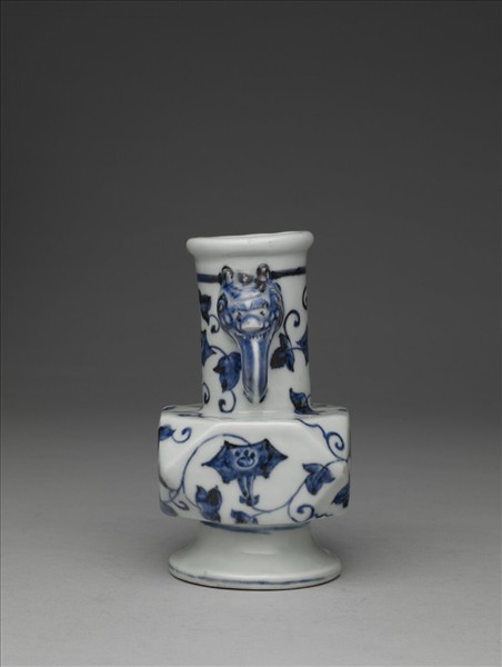 青花牽牛花卉紋折方瓶