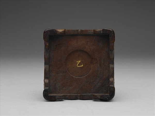 青花牽牛花卉紋折方瓶