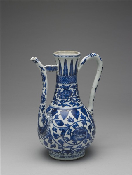 青花牡丹紋執壺