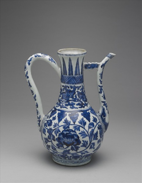 青花牡丹紋執壺