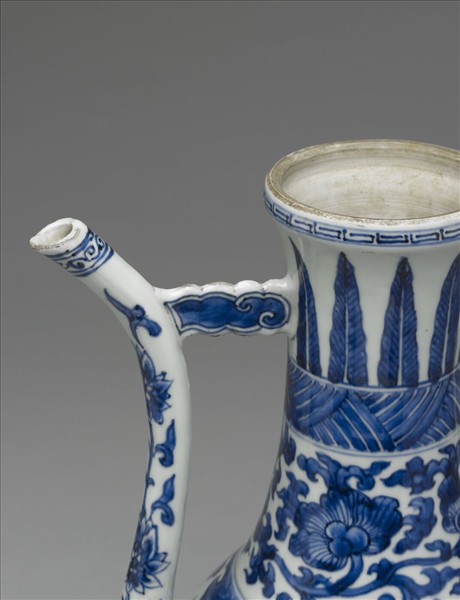 青花牡丹紋執壺