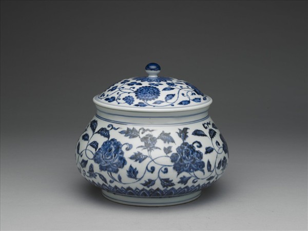 青花四季花卉紋蓋罐