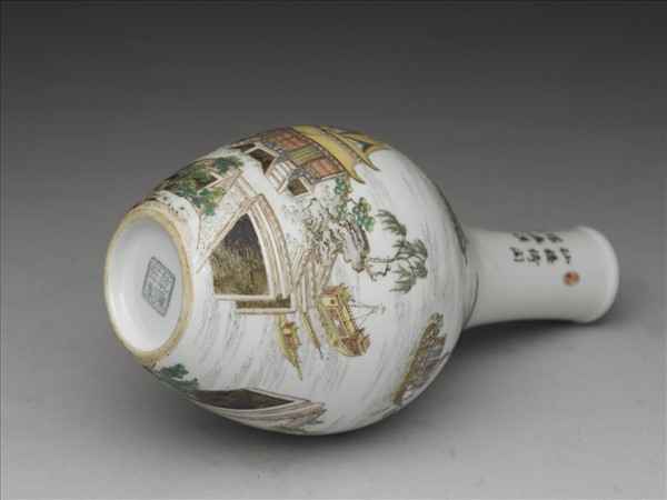 琺瑯彩龍舟圖膽瓶