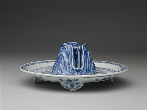 青花波濤龍紋爵托盤