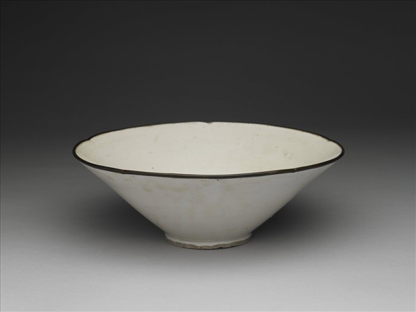 定窯 白瓷花口碗