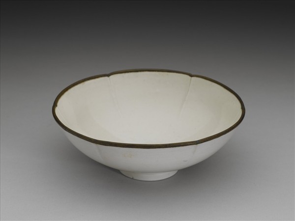 定窯 白瓷葵花式碗