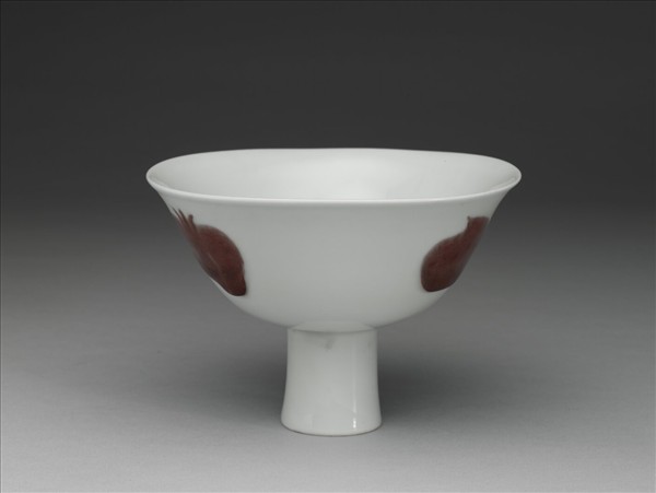 釉裡紅三果紋高足碗