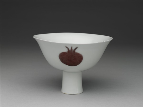 釉裡紅三果紋高足碗