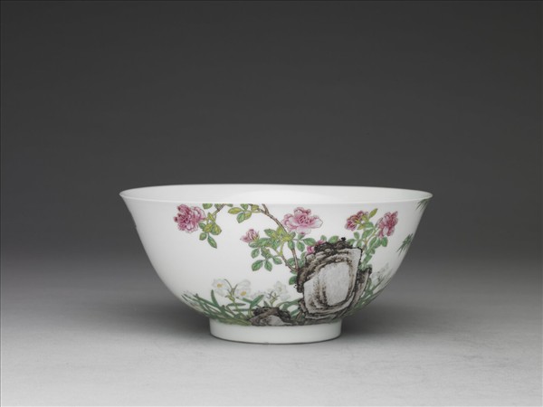 琺瑯彩月季竹石圖碗