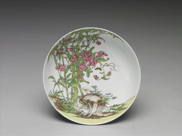 琺瑯彩藍地花蝶碟