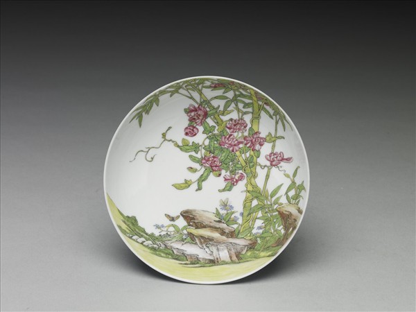 琺瑯彩藍地花蝶碟