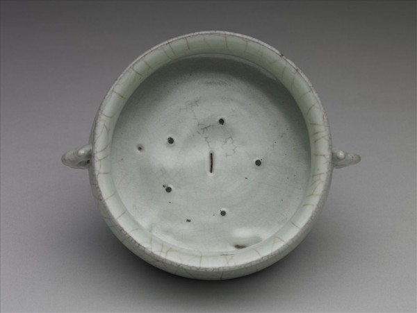 青瓷魚耳爐