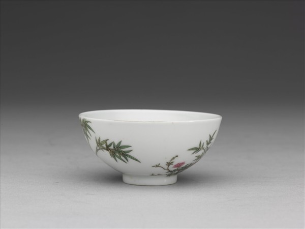 琺瑯彩花竹紋杯