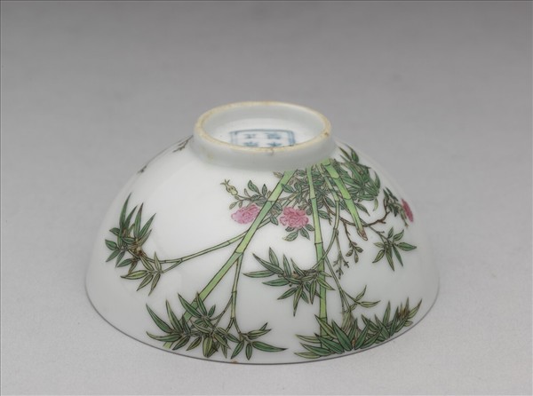 琺瑯彩花竹紋杯