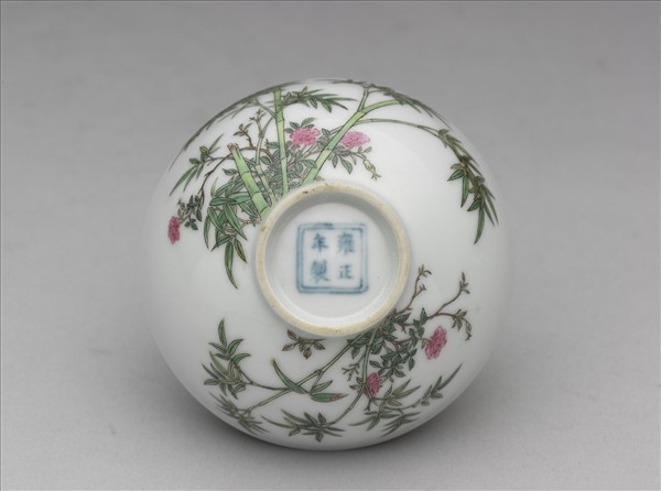 琺瑯彩花竹紋杯