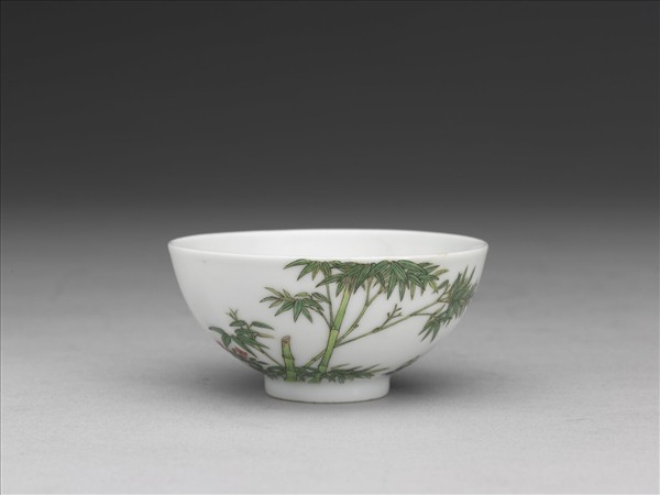 琺瑯彩花竹紋杯