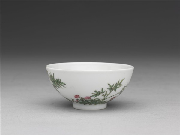 琺瑯彩花竹紋杯